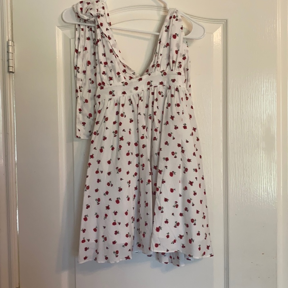 White floral casual dress